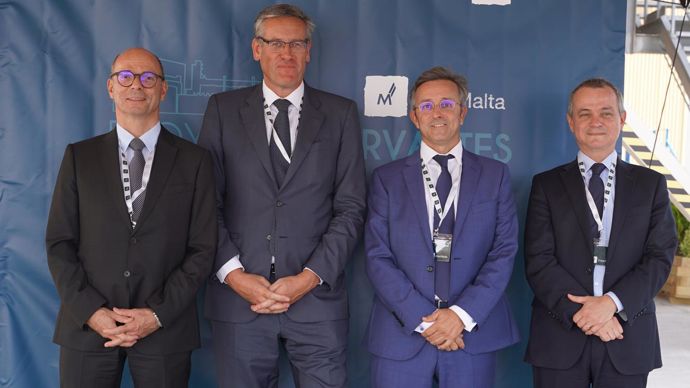 Olivier Parent (à g.), directeur général de Malteurop, Christoph Büren, président de Vivescia, Carlos Alvarez, directeur général d’Intermalta, et Olivier Miaux, gérant de Vivescia Industries, lors de l’inauguration de l’extension de la malterie d’Albacete.